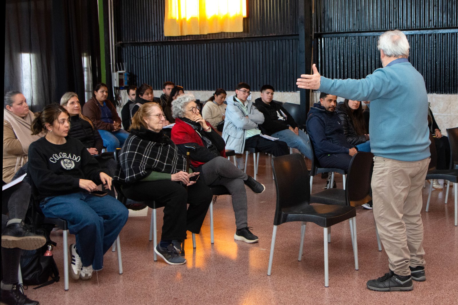 Santiago Temple continúa fortaleciendo a emprendedores con herramientas para el crecimiento de sus proyectos