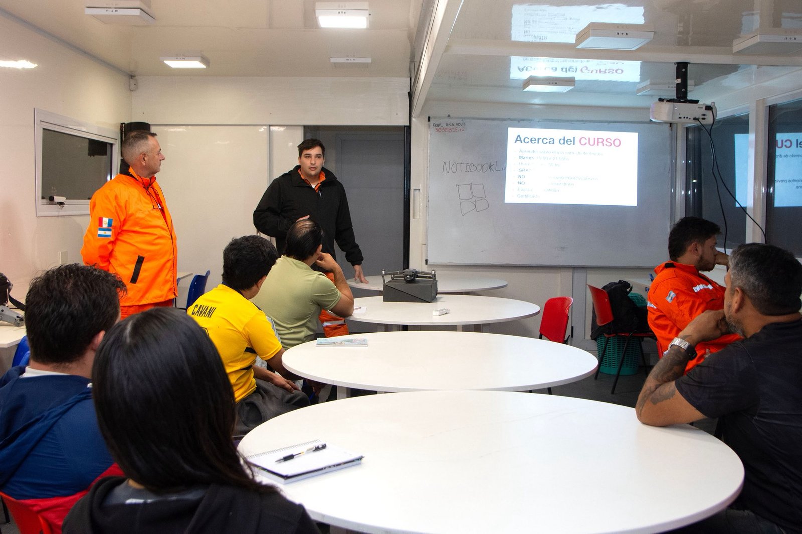 Talleres de drones y tecnología digital